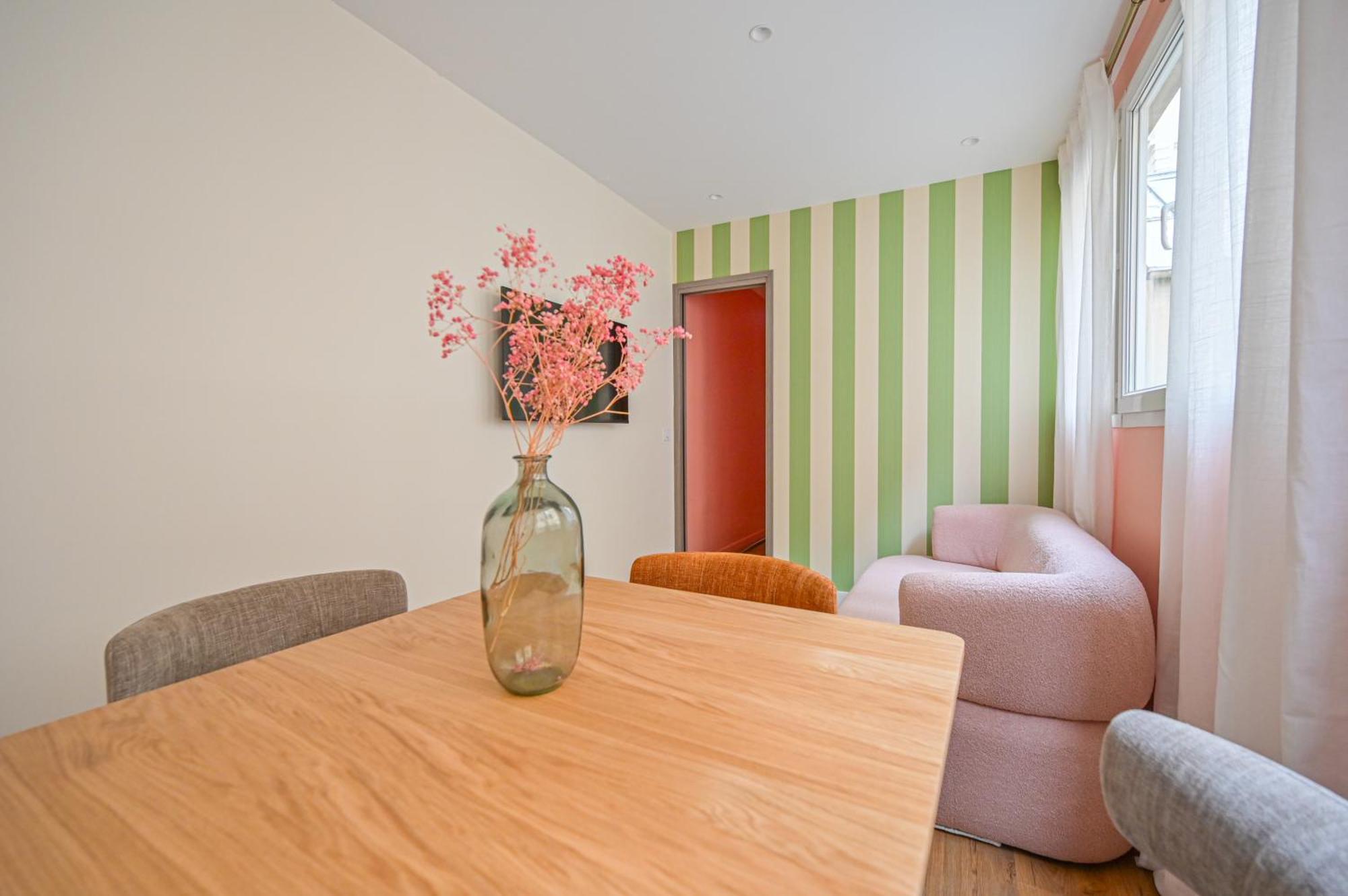 Apartment Moderne Centre 2 *